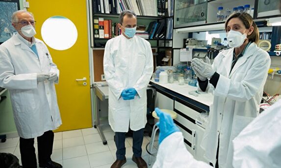 El ministro de Ciencia e Innovación, Pedro Duque visita el Centro Nacional de Biotecnología. | EFE
