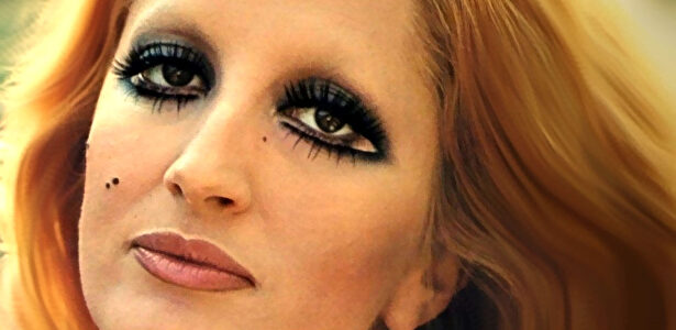 Mina, la diva transformista