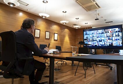 Feijóo durante la videoconferencia de Sánchez con los presidentes autonómicos. | EFE