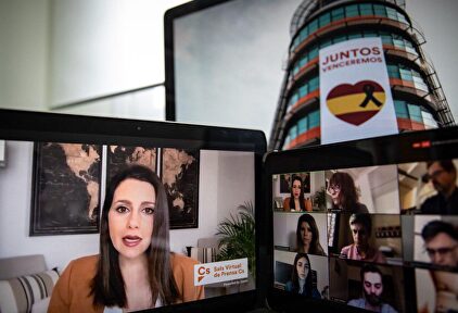 Inés Arrimadas, durante la rueda de prensa de este lunes. | Pedro Ruiz.