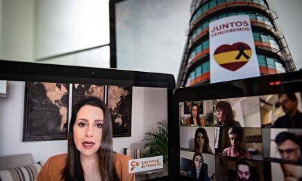 Inés Arrimadas, durante la rueda de prensa de este lunes. | Pedro Ruiz.