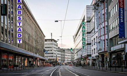 Imagen del centro de Dusseldorf en pleno confinamiento por el coronavirus. | EFE