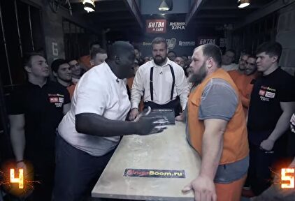 Brutal duelo de bofetadas entre Kamotsky y una mole brasileña de 200 kilos