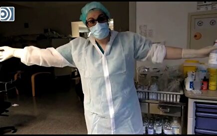 Una sanitaria muestra los EPI de la vergüenza que les da el Gobierno: "Una mierda"