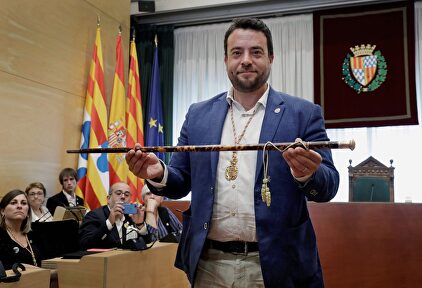 Álex Pastor, exalcalde de Badalona, en su toma de posesión | EFE