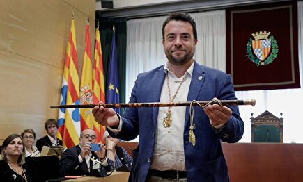 Álex Pastor, exalcalde de Badalona, en su toma de posesión | EFE