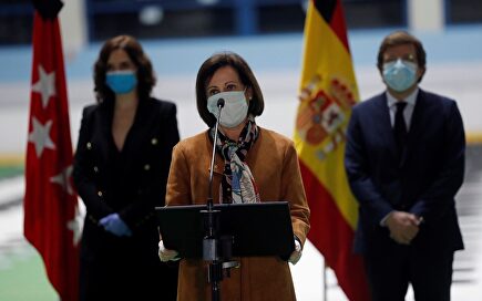 Margarita Robles, emocionada en la clausura de la morgue del Palacio de Hielo: "Nuestras Fuerzas Armadas no les han dejado solos ni un minuto"