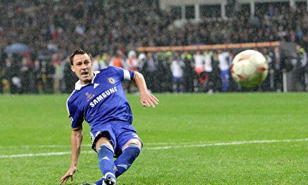 El famoso resbalón de Terry ante el Manchester United. | Cordon Press