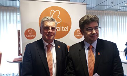 El presidente de Euskaltel, Xabier Iturbe, y el CEO de Euskaltel, José Miguel García | Europa Press