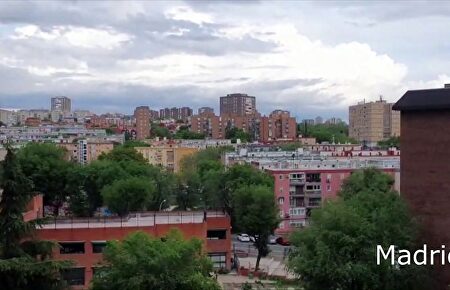 La cacerolada para pedir la dimisión de Sánchez se extiende por toda España