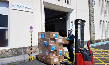 Endesa As Pontes entrega 50.000 mascarillas a la Xunta. | ENDESA