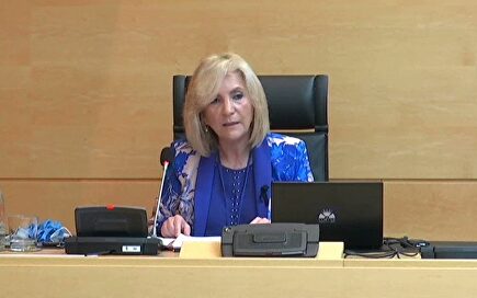 La consejera de sanidad de Castilla y León se derrumba y rompe a llorar al hablar de los sanitarios muertos