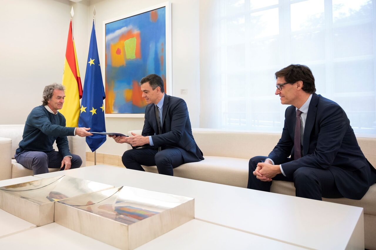 Fernando Simón, Pedro Sánchez y Salvador Illa | EFE