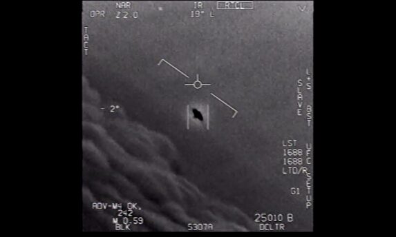 Fotograma de uno de los vídeos sobre OVNIS | US Navy