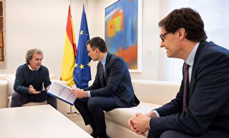 Fernando Simón, Pedro Sánchez y Salvador Illa | EFE