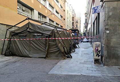 Tiendas de campaña montadas por el Ejército en el barrio de Gracia de Barcelona. | @ANC_Bombers