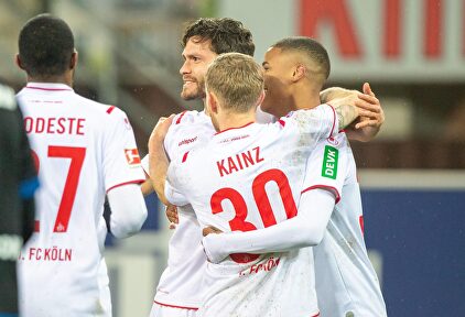 Los jugadores del Colonia celebran un gol en un partido de la Bundesliga. | Cordon Press