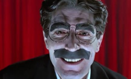 Joaquín Sabina interpreta a Groucho Marx en la película 'Sinatra' | Youtube