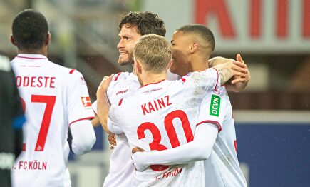 Los jugadores del Colonia celebran un gol en un partido de la Bundesliga. | Cordon Press