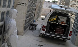 Aumentan las muertes por covid-19 en Brasil. | EFE