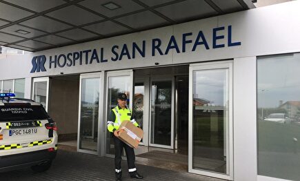 La Guardia Civil distribuye viseras de protección realizadas por una red de voluntarios | Guardia Civil