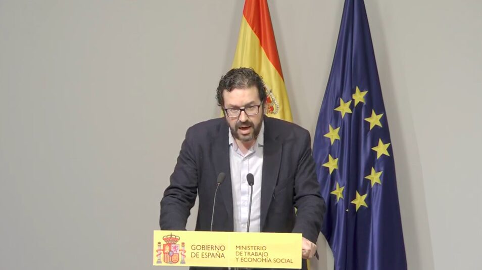 El número dos de Trabajo celebra el "récord" de prestaciones concedidas en el peor mes de abril de la historia en materia de desempleo.