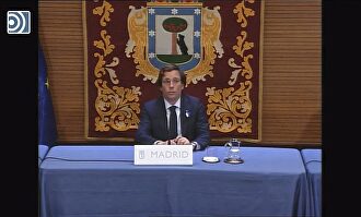 Almeida exige al Gobierno que dé los nombres de los 'técnicos' que deciden sobre la desescalada