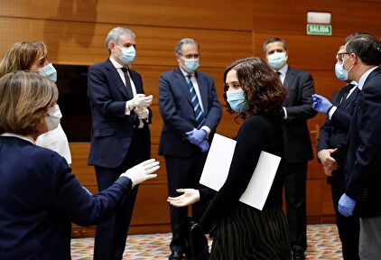 Ayuso durante el pleno de la Asamblea de Madrid este jueves. | EFE