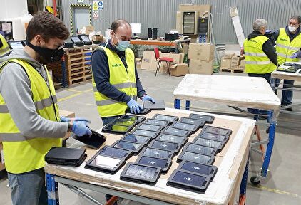 Donación de tabletas por parte de Indra para ayudar a menores en situación de vulnerabilidad | INDRA