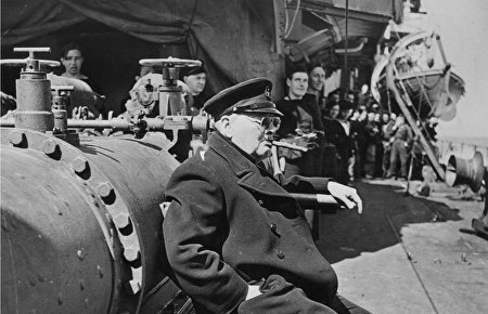 Churchill visitando Normandía | Cordon Press