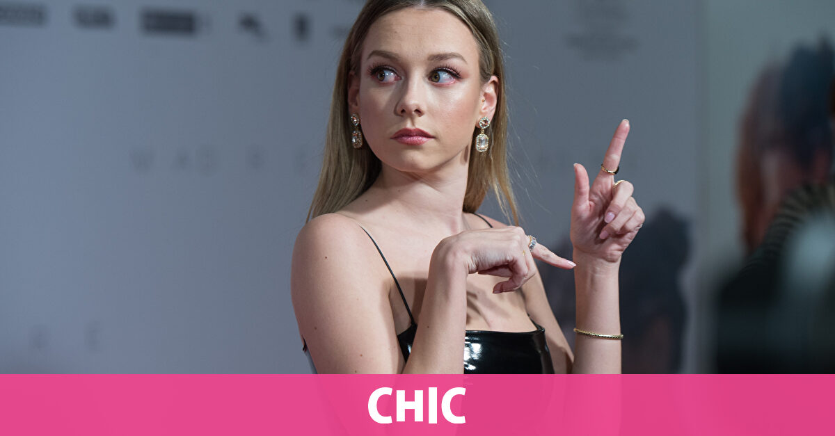 Ester Expósito hace un desnudo integral en Instagram e internet estalla