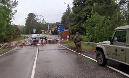 Militares en la frontera con Portugal. | Min. Defensa