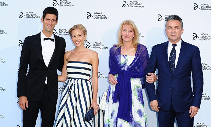 Djokovic, su mujer y sus padres. | Cordon Press