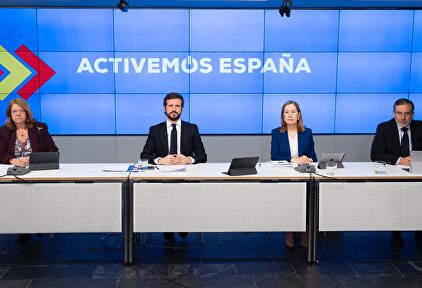 Casado junto a Ana Pastor, Elvira Rodríguez y Enrique López. | Tarek