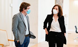 Isabel Díaz Ayuso y José Luis Martínez Almeida en la reunión mantenida este miércoles. | CAM