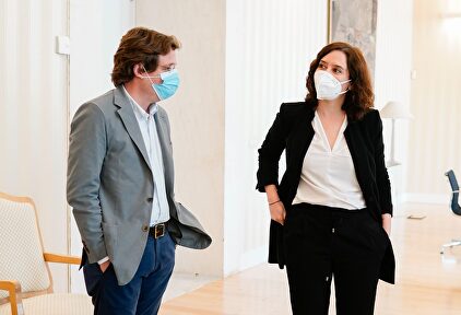 Isabel Díaz Ayuso y José Luis Martínez Almeida en la reunión mantenida este miércoles. | CAM