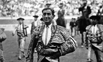 Joselito El Gallo haciendo el paseíllo. | Archivo