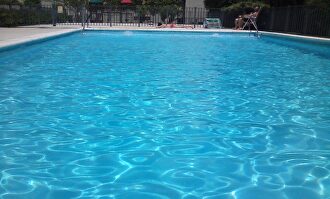 Piscina urbana | Flickr/CC/K.B.L. Luccia