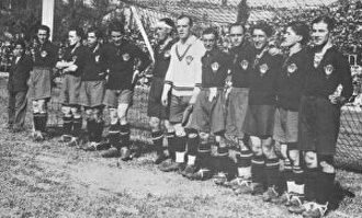 Formación del equipo español en el encuentro del Metropolitano ante Inglaterra. | Archivo