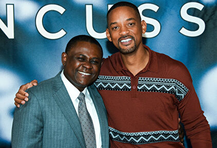 El Dr. Bennet y Will Smith | Cartel de la película