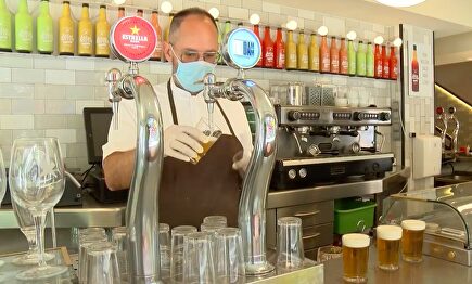 Los establecimientos de hostelería se preparan para la reapertura al público | Servimedia