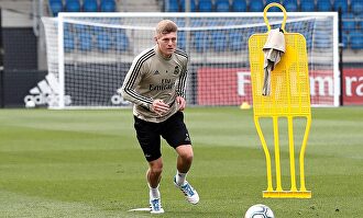 Toni Kroos, en un entrenamiento con el Real Madrid en Valdebebas. | EFE