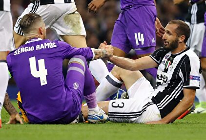 Chiellini le da un palo a Sergio Ramos | Cordon Press