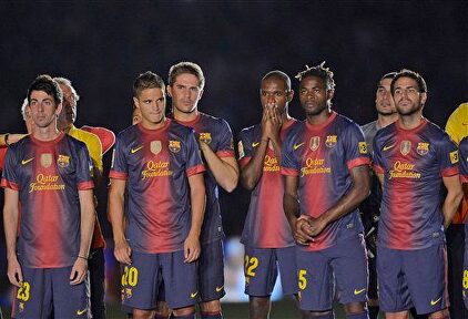 Álex Song (3d), con la camiseta del Barça. | Archivo