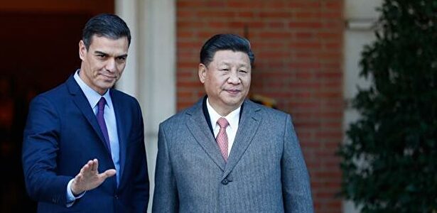 Pedro Sánchez recibiendo en Moncloa al presidente comunista de China Xi JinPing en 2018. | EFE