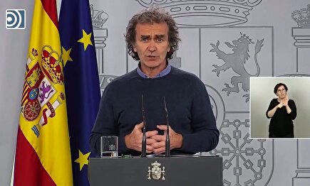 Las mascarillas obligatorias tres meses después mientras Simón reconoce que no lo hicieron antes porque no había