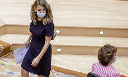 La ministra de Trabajo y Economía Social, Yolanda Díaz, a su llegada al pleno de control al Gobierno | Europa Press