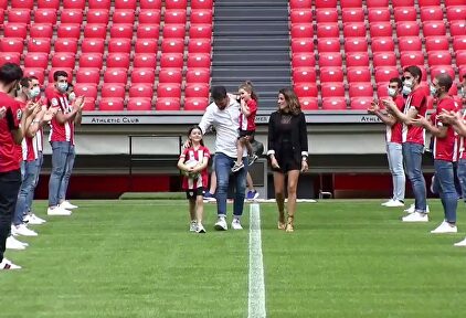 La humildad de Aduriz en su emotiva despedida: "Esto ya es mucho más de lo que merecía"