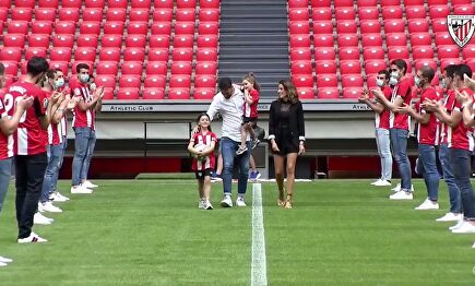 La humildad de Aduriz en su emotiva despedida: "Esto ya es mucho más de lo que merecía"