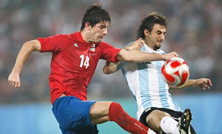 Miljan Mrdakovic, exjugador serbio (i), durante el torneo olímpico de fútbol de los Juegos de Pekín 2008. | Cordon Press
